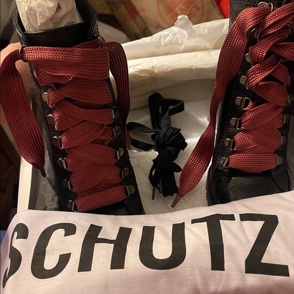 SCHUTZ original Woman’s “ZARA” black leather boot,with
Box & dust bag NEW - Picture 2 of 16